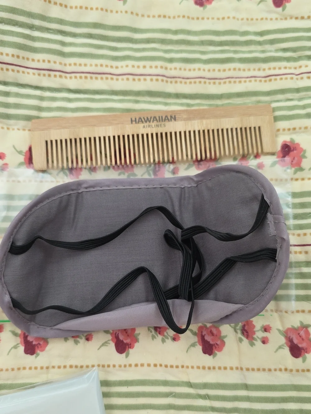 Hawaiian Airlines x Sig Zane 2016 Amenity Kit Complete Bamboo Comb 10 Pc Set